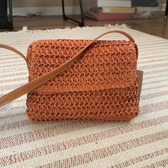 Universal Thread Handbags - NWT Straw Crossbody